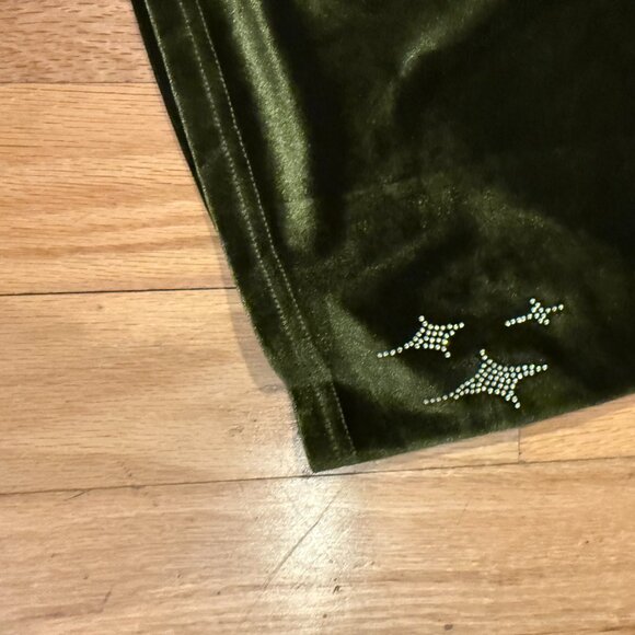 Poster Girl Moss Green Kissed A Girl Velour Skirt Set Women's XL - Picture 7 of 11